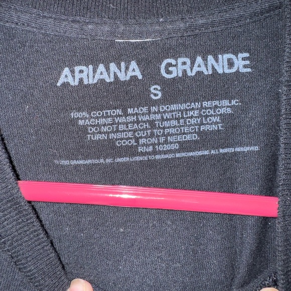 2019 Ariana grande t-shirt thank you next! Small - Picture 3 of 5